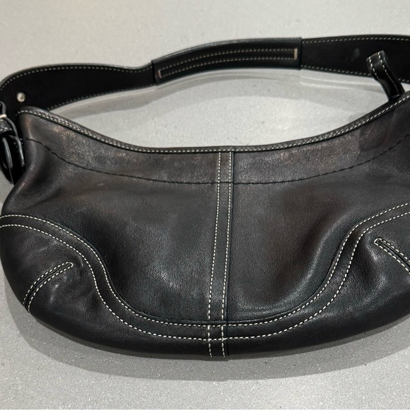 COACH. Shoulder handbag. Small black - Picture 4 of 10